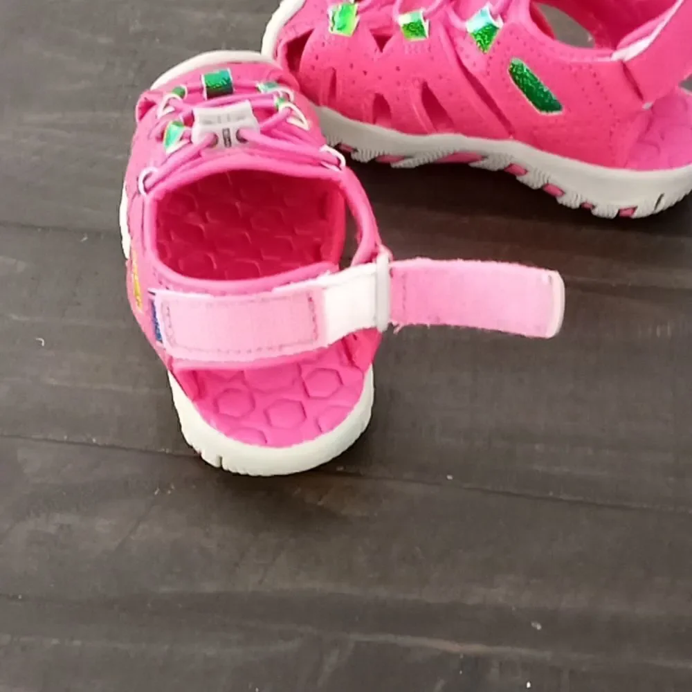 Okie dokie little girls sandals new without tags never worn size 7